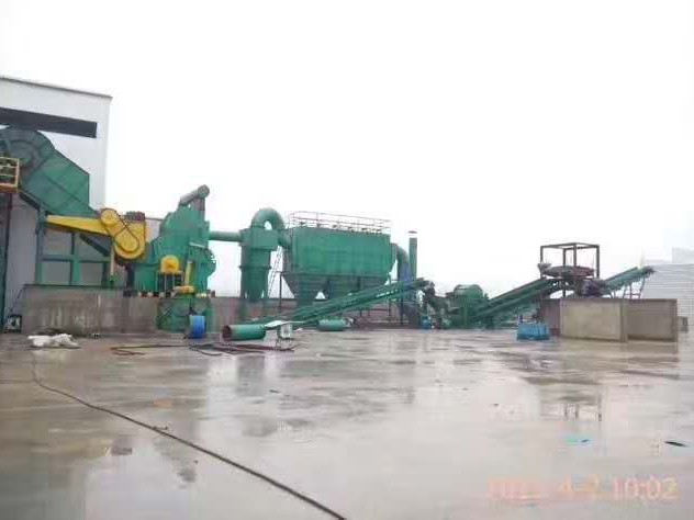 對(duì)輥廢鋼破碎機(jī)