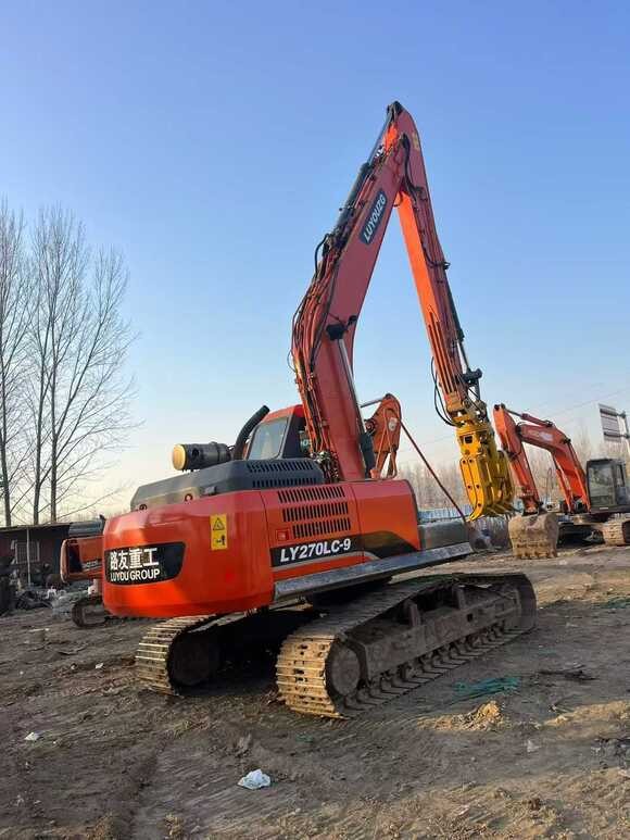 客戶21年購入的路友230加長臂抓鋼機 ，國三排放，使用仔細宛如新機